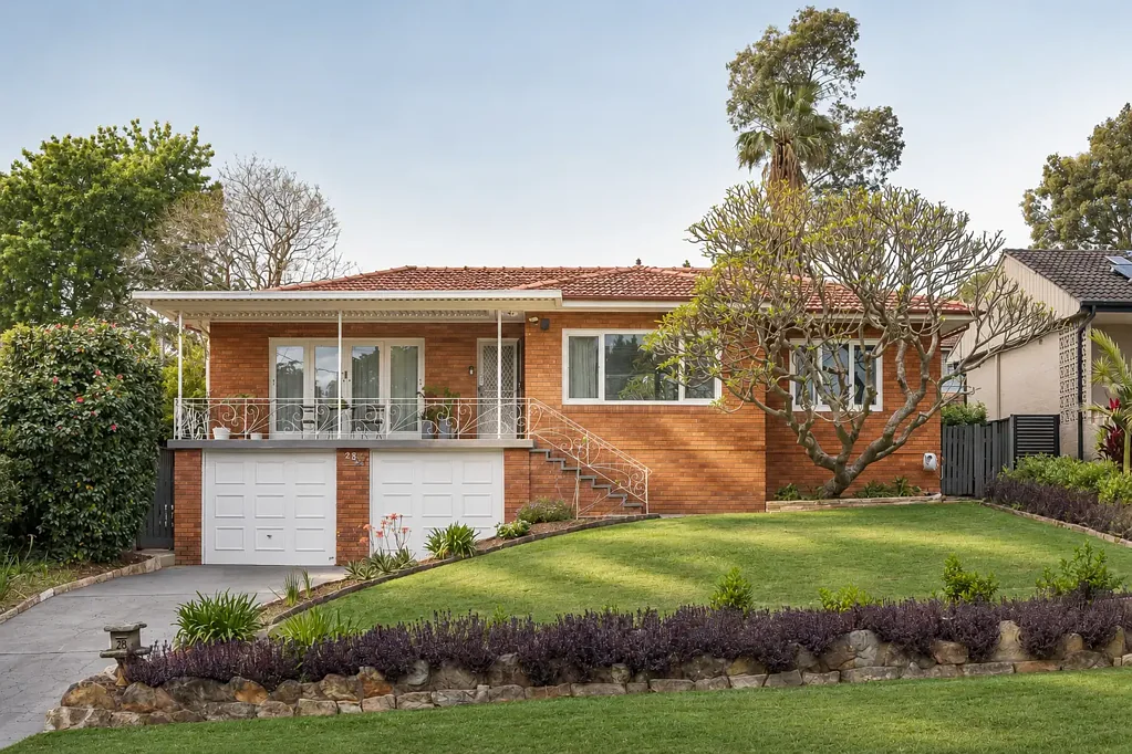 Baulkham Hills 3Kwarto Elevated Family Living in an Ultra-Convenient Cul-de-Sac
