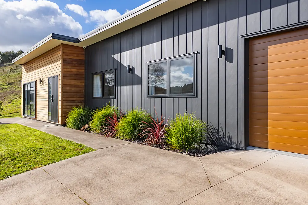 Taumarunui Modern Style Meets Peaceful Living