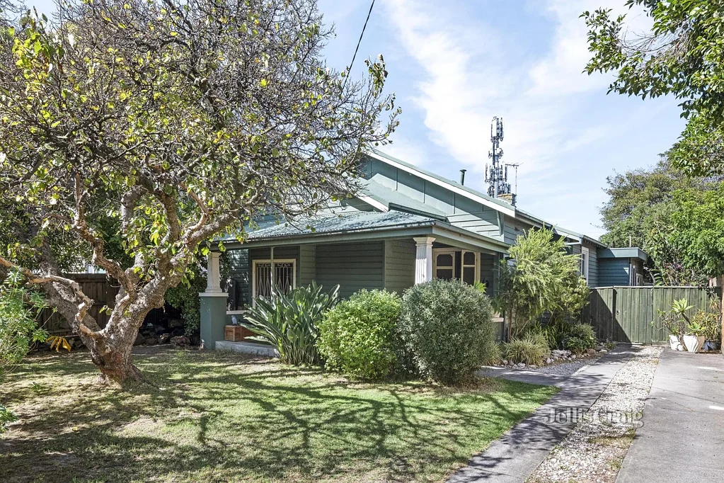 13 Garfield Avenue, Ormond, VIC 3204