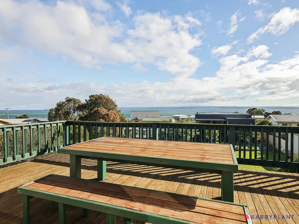 Ventnor 2침실 Panoramic Water Views, Prime Beachside Position and Endless Potential