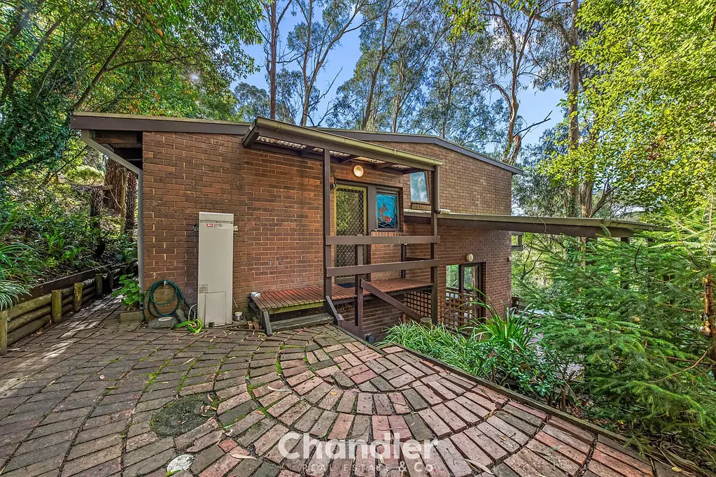 Upwey 4कमरा Inviting Family Home on Half-Acre Allotment