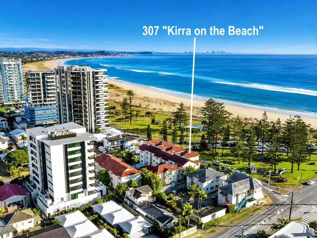 COASTAL LIVING JUST MOMENTS FROM KIRRA BEACH