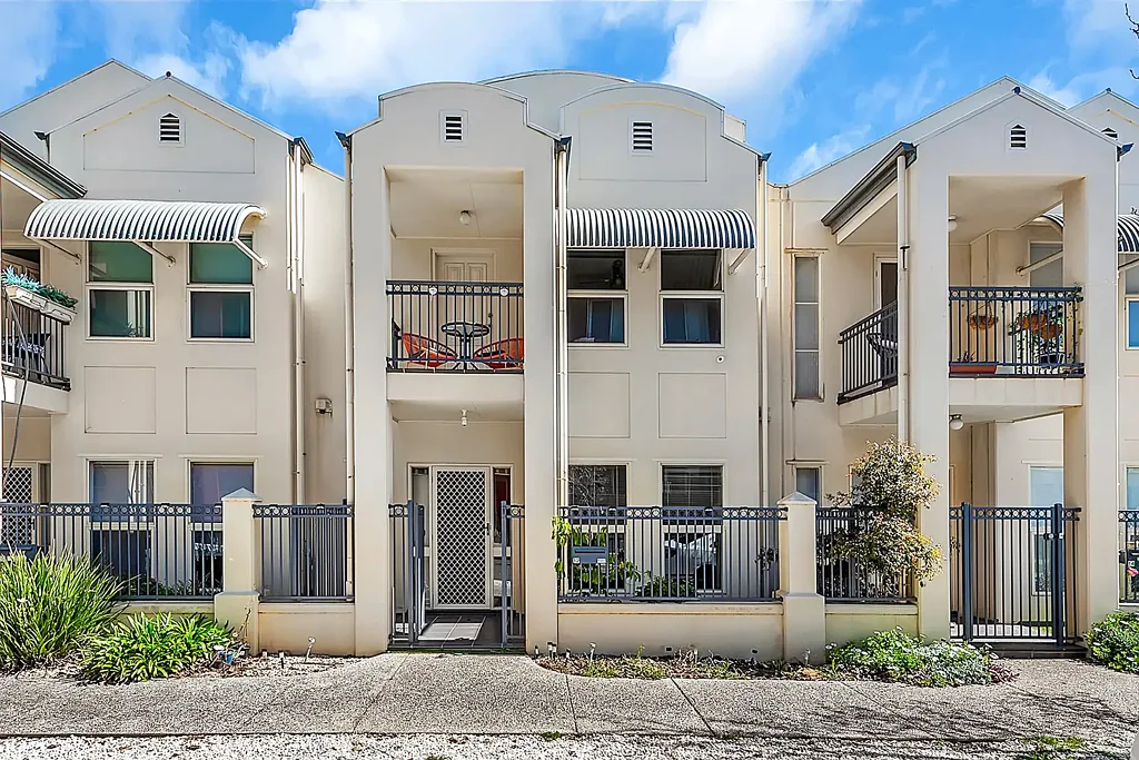 Mawson Lakes 3房  Easy Living in Central Mawson Lakes