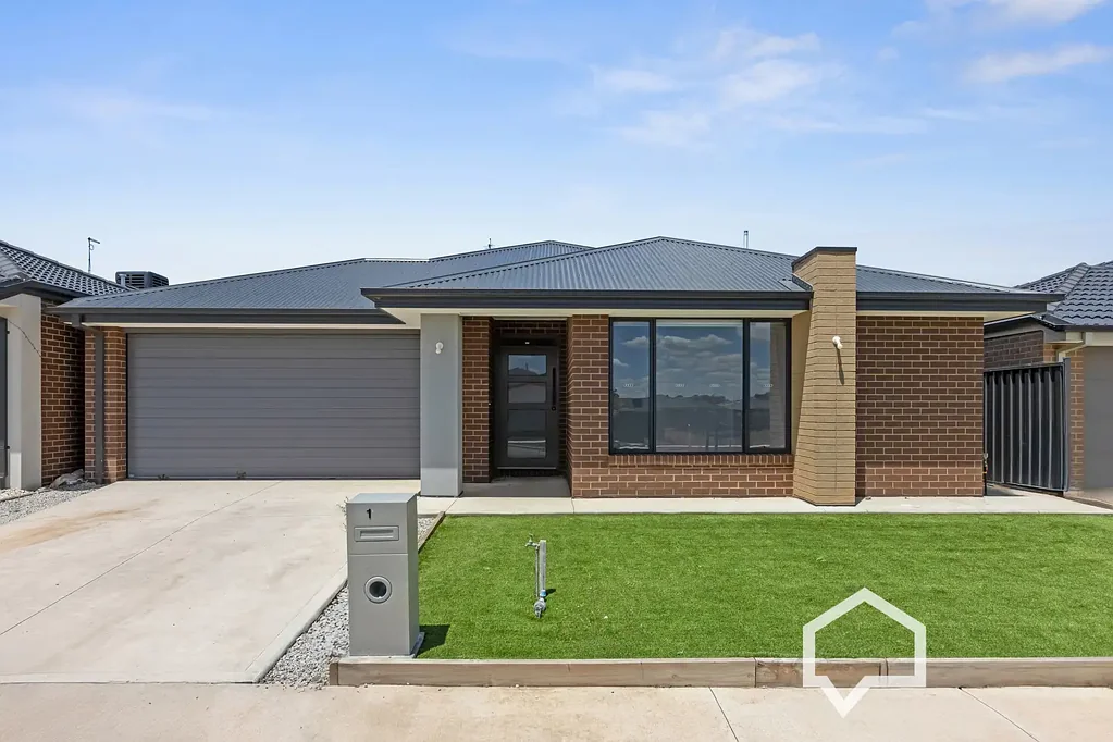 Huge Family Home with Low Maintenance Backyard