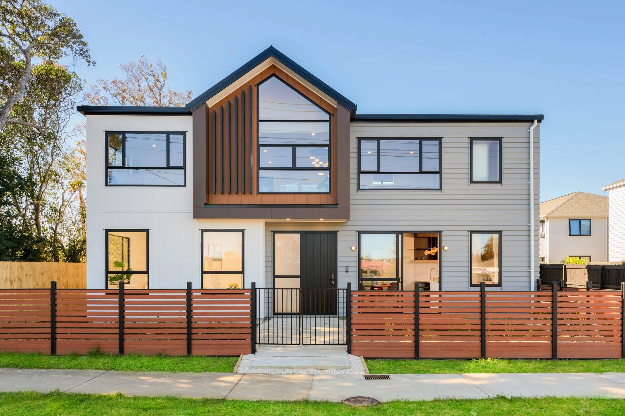 Te Atatu Peninsula 4Habitaciones Standalone with double garage!