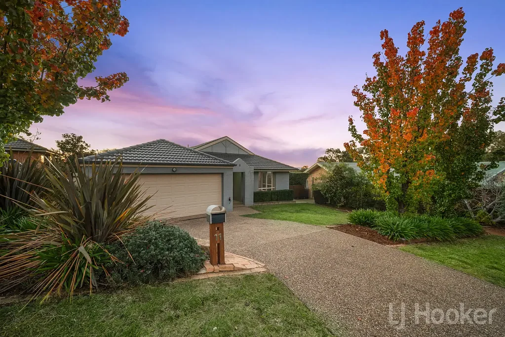 Jerrabomberra 5 Bedroom Spacious Family Living in a Prime Jerrabomberra Location
