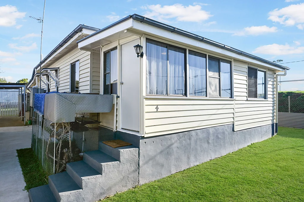 Newtown 3ਬੈੱਡਰੂਮ Charming 1950s Home with Character & Convenience