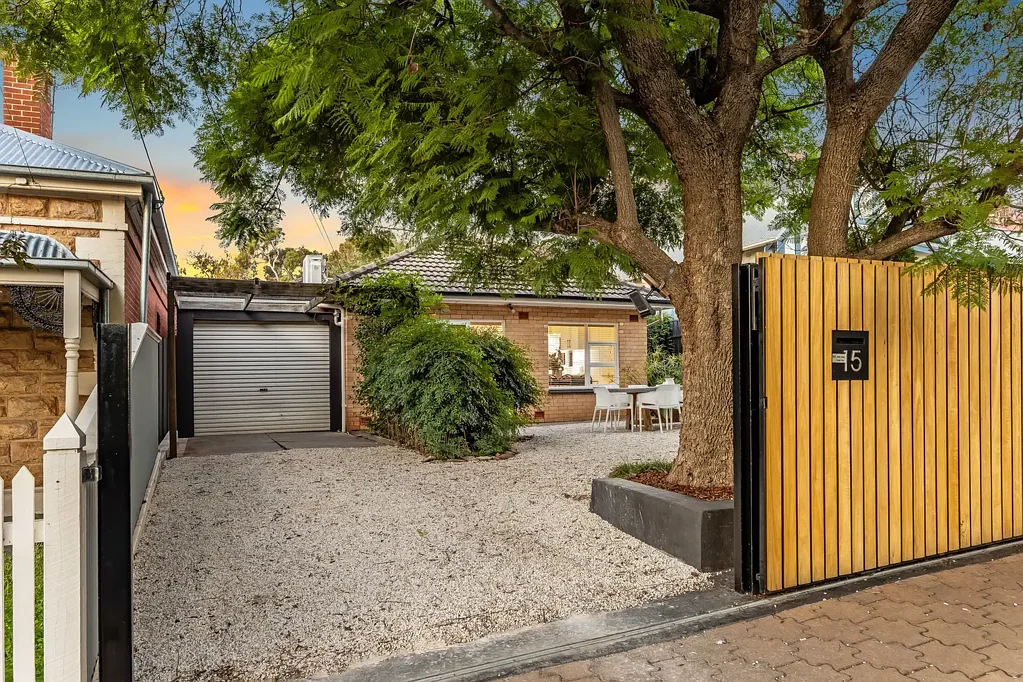 Stepney 3房  Find your flow; a mid-century hideaway where Stepney keeps life blissfully connected…