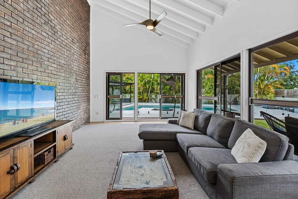 5 John Munro Court, Carrara, QLD 4211