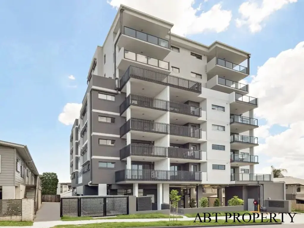 Come Home To Something Special In This Apartment. Unbeatable Location - Walk To Transport And Shops