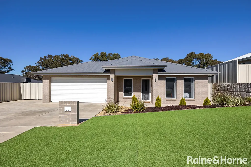 24 Ah Ket Avenue, Lloyd, NSW 2650