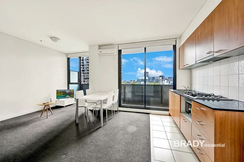 FURNISHED TWO-BEDROOM APARTMENT WITH CITY VIEWS!