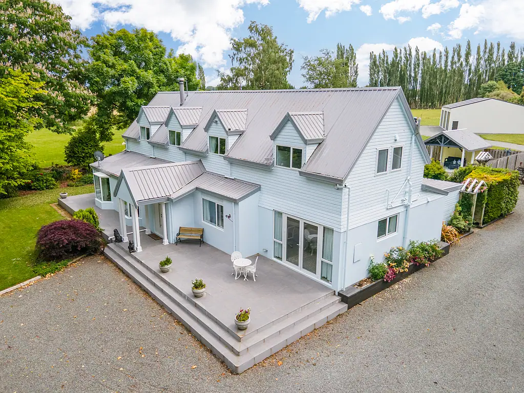 Winchester 4Kwarto Modern Lifestyle with Serious Sheds.