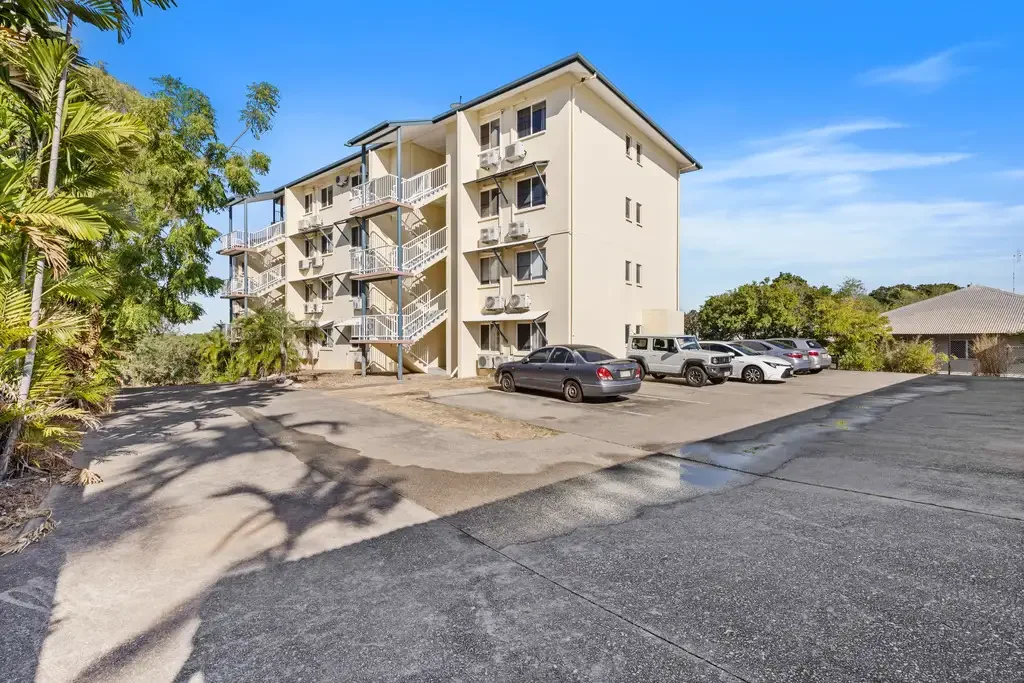 Driver 2chambre GROUND FLOOR UNIT WITH COURTYARD – CLOSE TO CBD