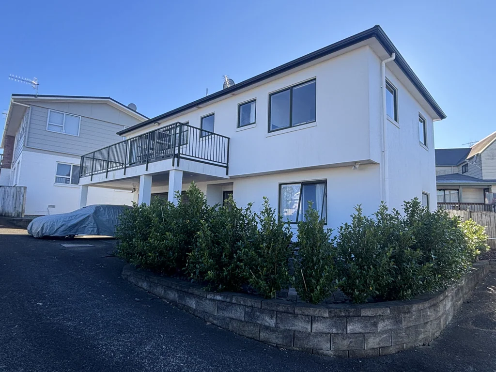 Family Home in a Prime Whangaparāoa Location