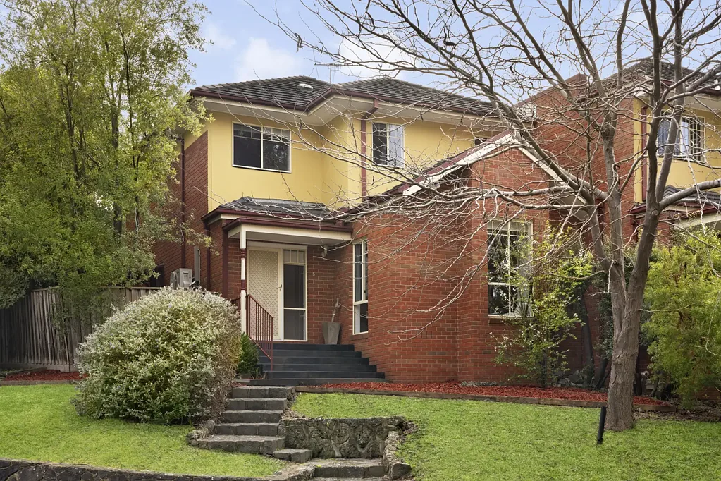 Greensborough 3房 宽敞明亮的生活空间，坐落于宁静的 Greensborough 环境 Spacious, Light-Filled Living in a Peaceful Greensborough Setting