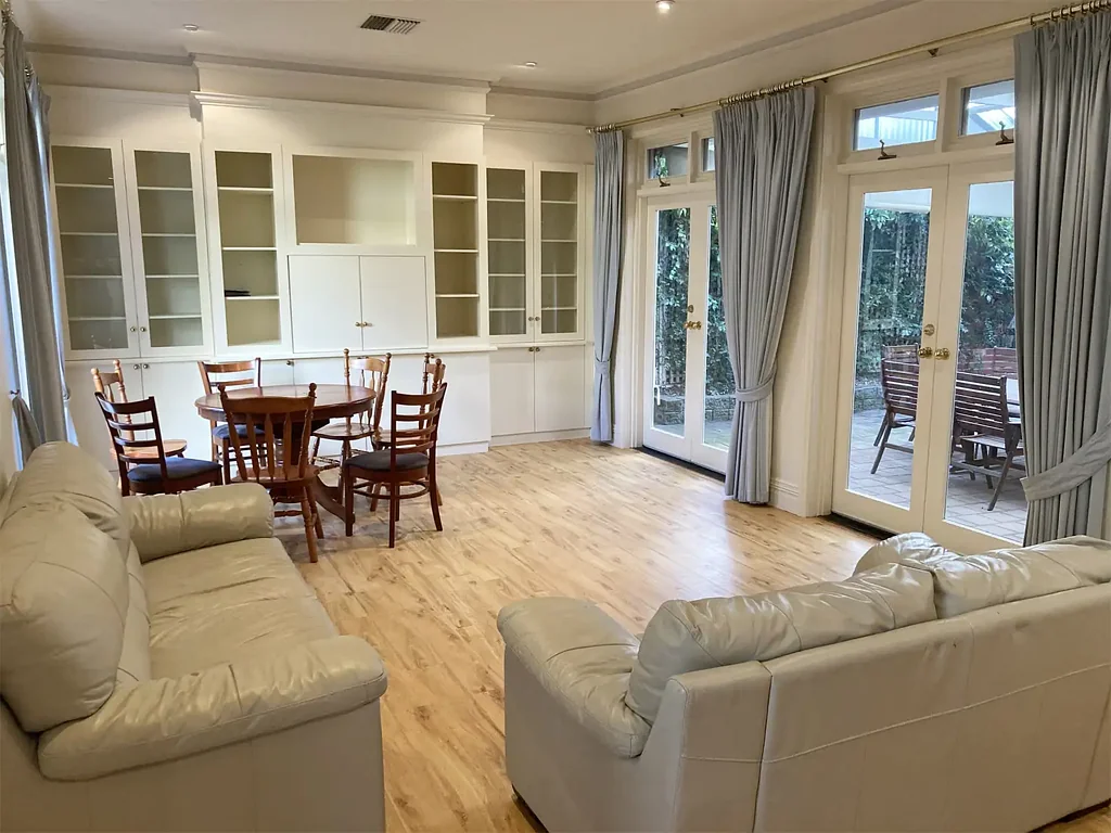 Supremely Generous Living in a Tranquil and Leafy Setting