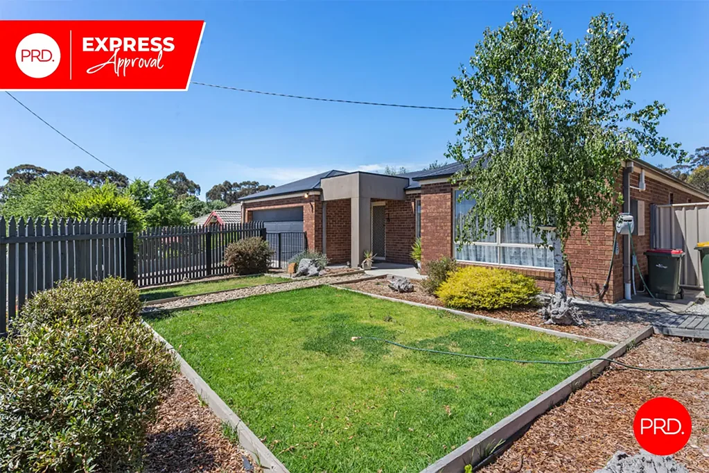 Spacious family home located in the ever-popular Castlemaine location!