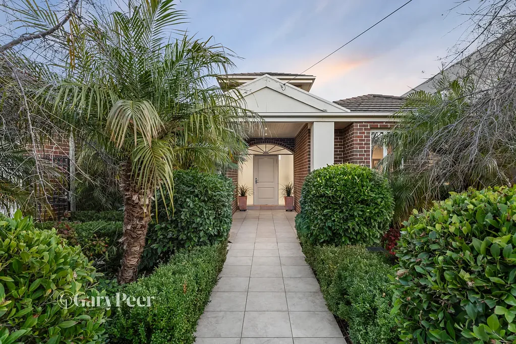 Caulfield North 3 Bedroom Stylish single level living