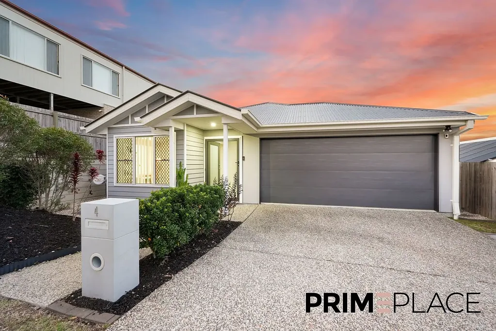 4 LARKHALL STREET, Spring Mountain, QLD 4300