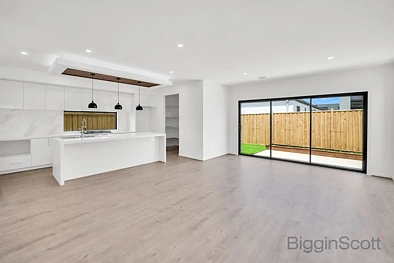 10 Montestella Street, Deanside, VIC 3336, 4 slaapkamers, 3 badkamers, House