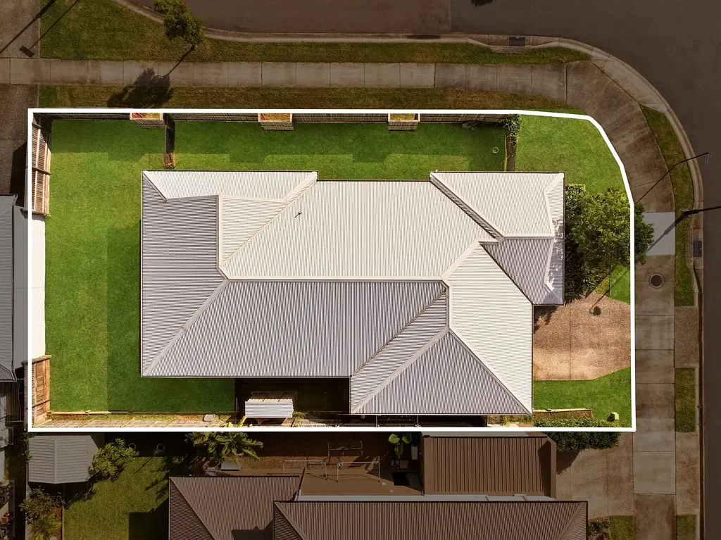 Burpengary East 4房 532sqm转角地块 全屋管道空调 多个起居空间 宽敞主卧带步入式衣帽间 设备齐全厨房 安全后院 优越Burpengary East位置 Corner Block Family Living with Space, Comfort & Convenience