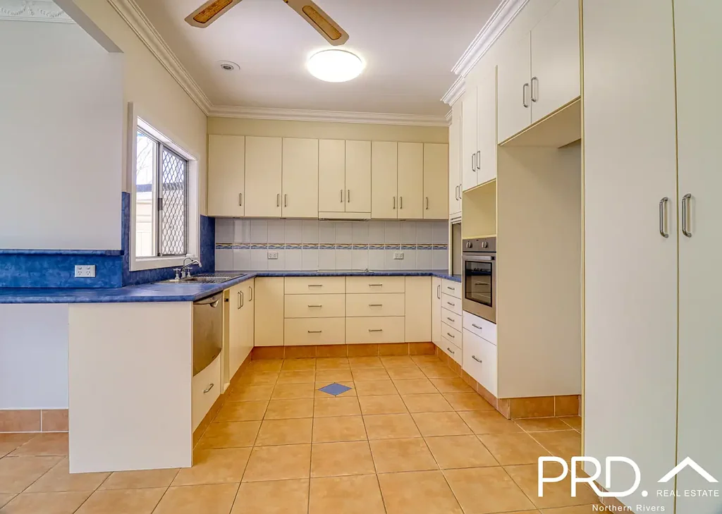 Casino 3 Bedroom Ready to Make it Your Own - Freshly Painted Inside!