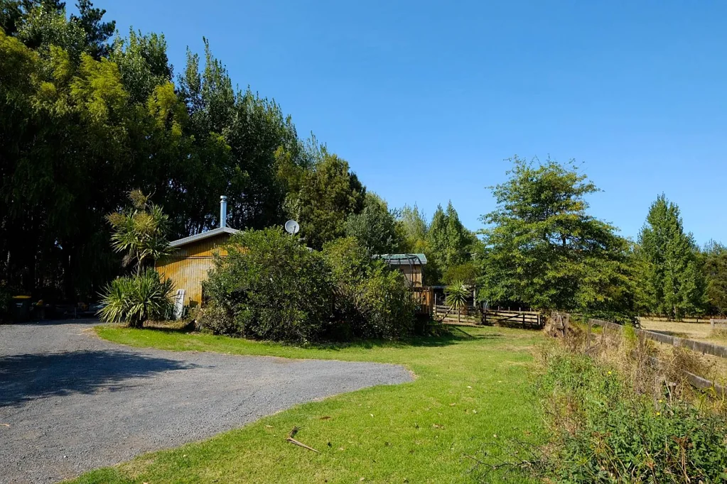 Rural property within easy reach of the motorw...