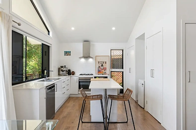 38 Beaconsfield Drive, Burleigh Waters, QLD 4220, 6 slaapkamers, 4 badkamers, House