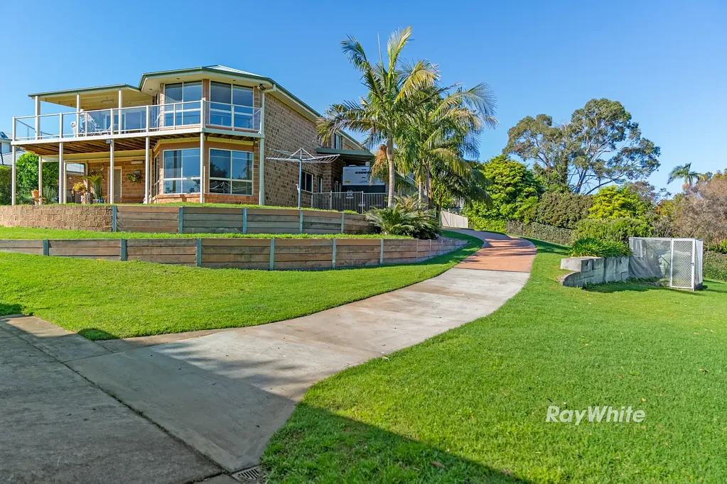 Moruya Heads 4房  Views, views and more views...
