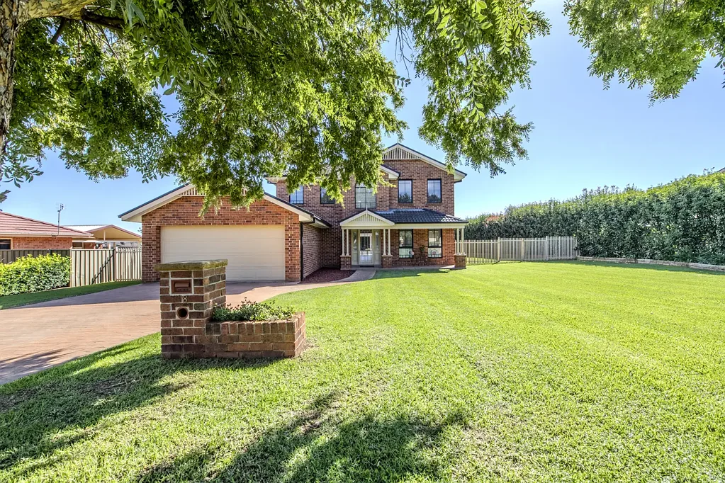 18 Lancaster Park Place, Dubbo, NSW 2830