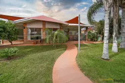 9 Delahunty Court, Desert Springs