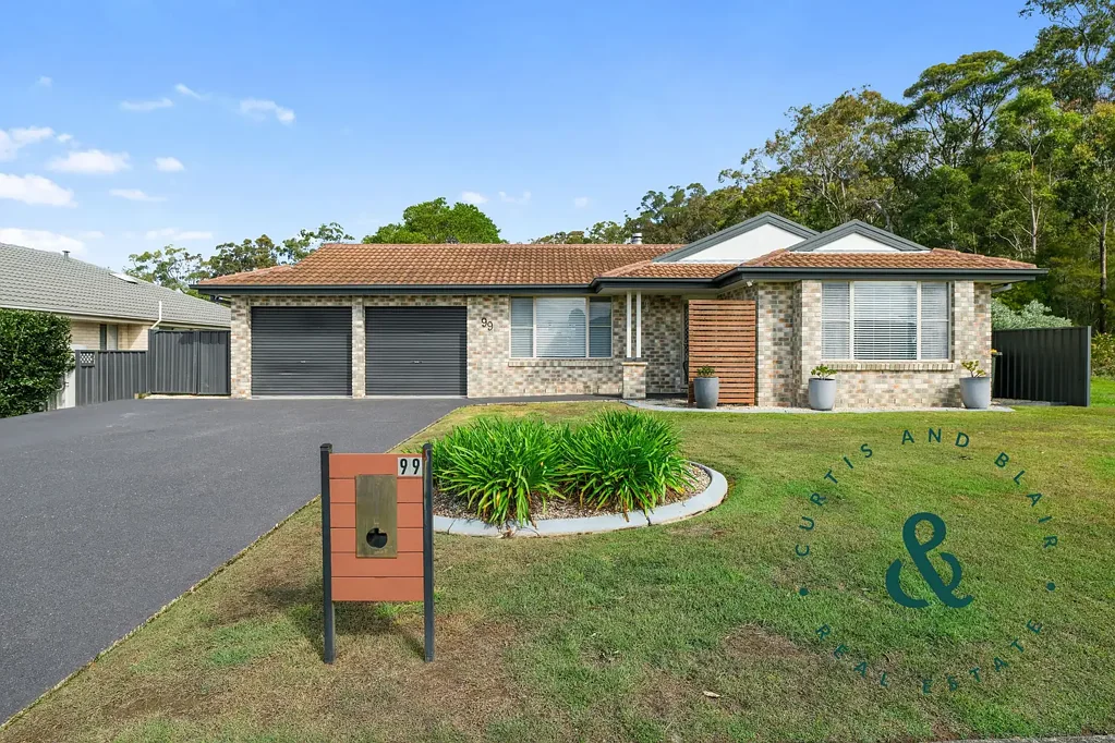 Medowie 4 Bedroom Beautifully renovated for indoor/outdoor living & entertaining