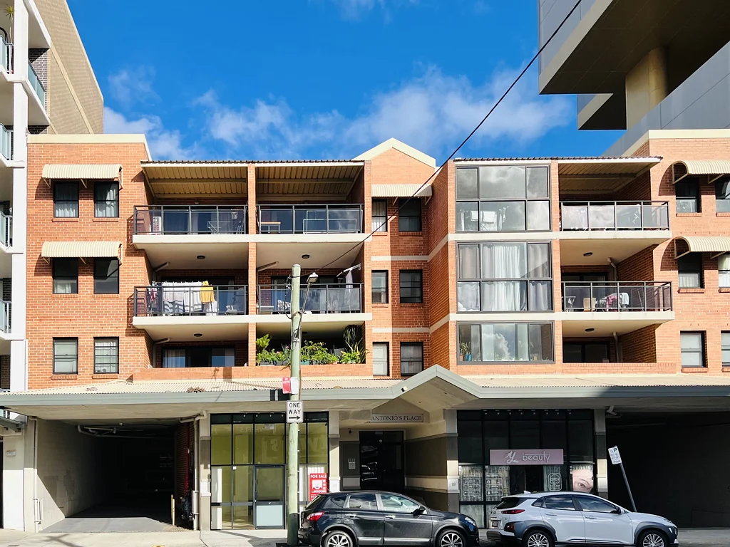 Hurstville 2침실 Location, Space And Liveability