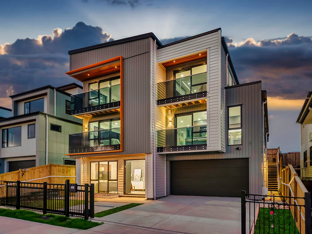 Flat Bush 9Kwarto Elevated Views! Elevated Living!