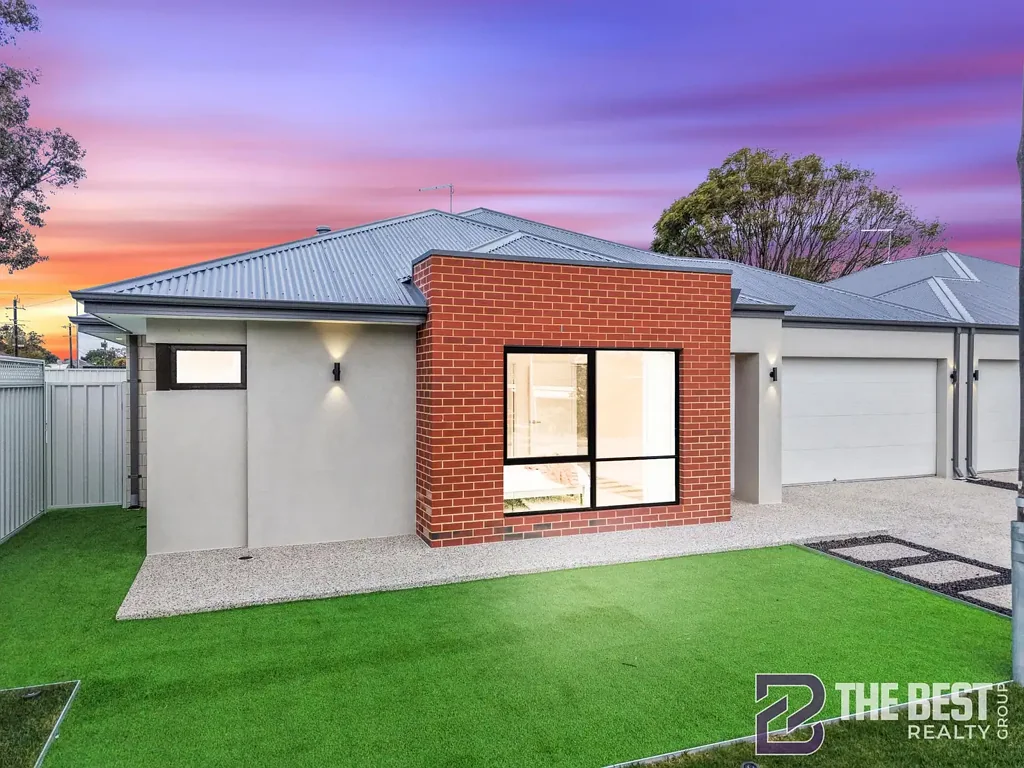 Cloverdale 5房  TWO BRAND-NEW LUXURY FAMILY HOMES SIDE BY SIDE - A RARE OPPORTUNITY TO BUY ONE OR BOTH!