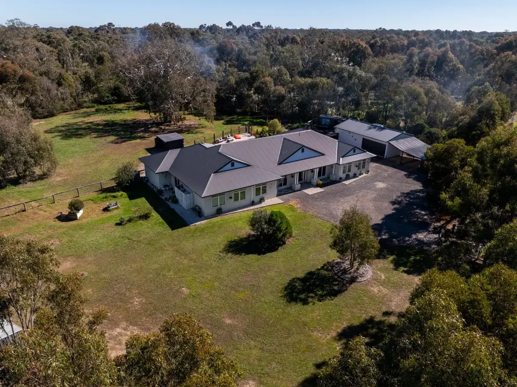 Inverleigh 4બેડરૂમ Resort Style Living PLUS Self-Contained Accommodation - 8095m2