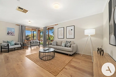 12 Hensman Street, Latham, ACT 2615, 4 slaapkamers, 2 badkamers, House