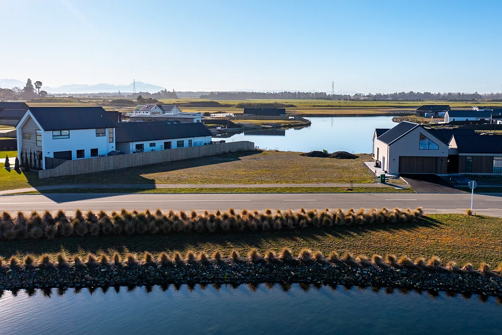 Huntingdon Lakeside lifestyle, limitless potential