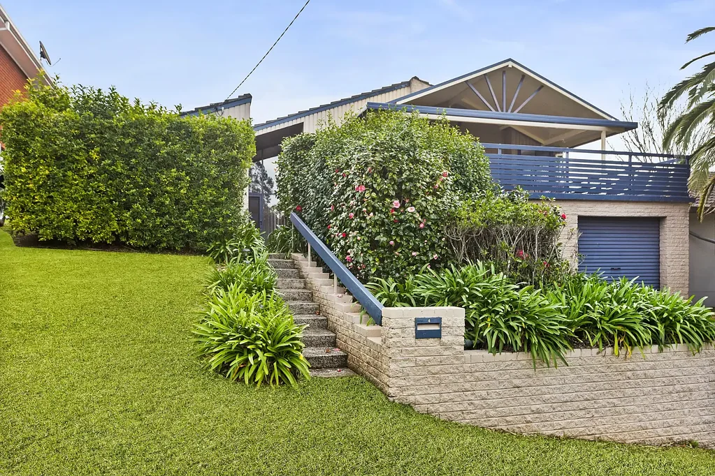4 Springfield Avenue, Figtree, NSW 2525