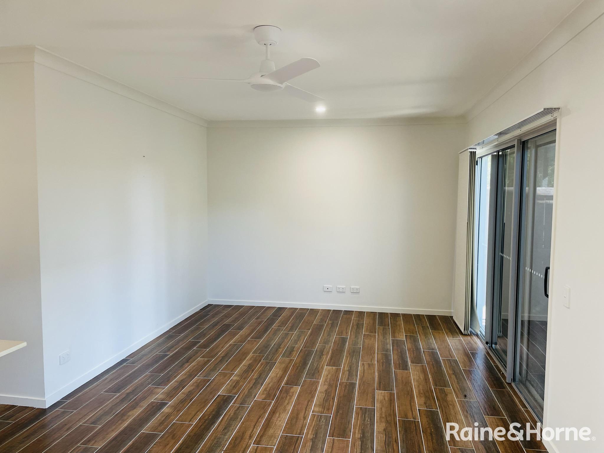 UNIT 4 2 BEEZLEY ST, GLEN EDEN QLD 4680, 0房, 0浴, Townhouse