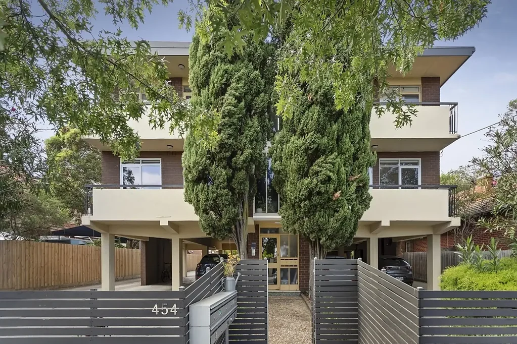 Peaceful Rear-of-Block Sanctuary in Prime Caulfield South