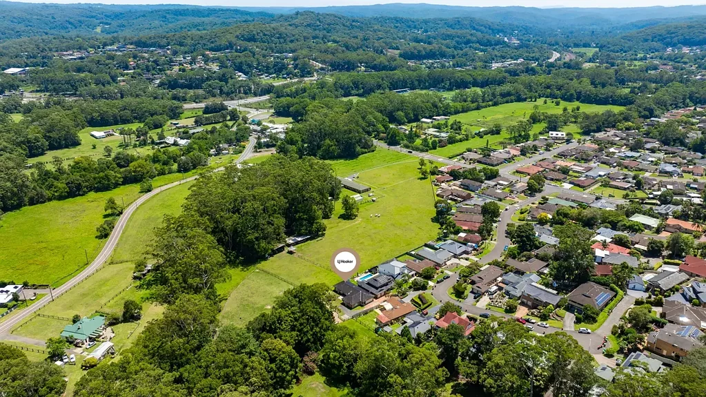 Lisarow 4 Bedroom Spacious Family Haven Overlooking Lush Paddocks
