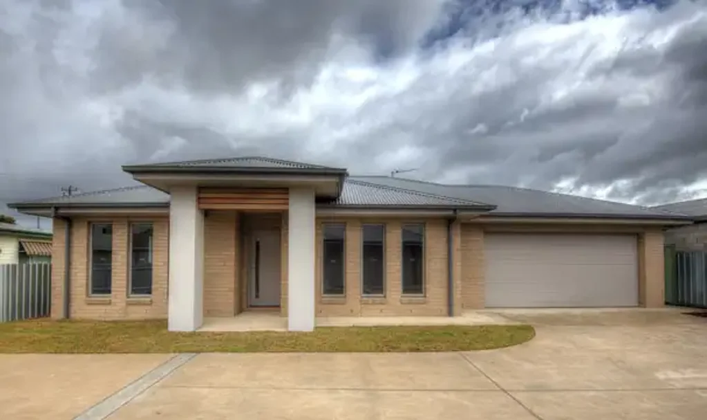 Executive Living, Great Location