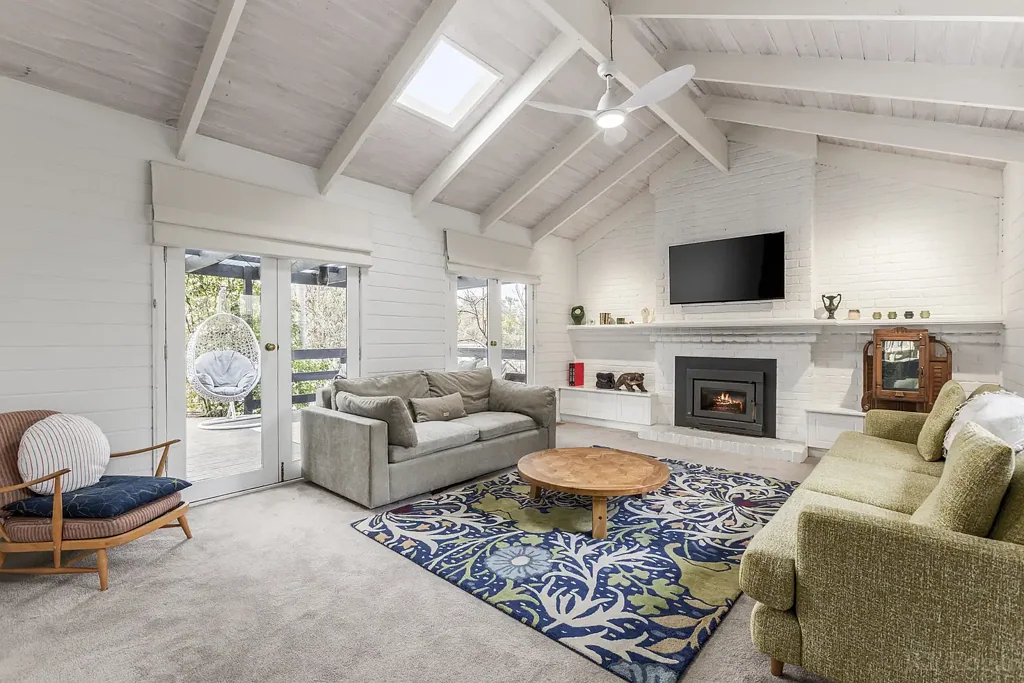 Ocean Grove 4 Bedroom Coastal Charm Meets Treetop Tranquillity