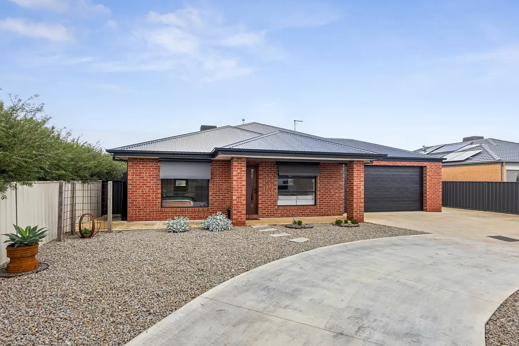 Epsom 3房  Family Living with Caravan-Ready Side Access