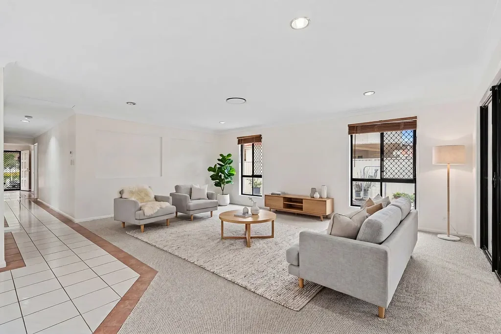 Molendinar 3Moenga Sought After, Stylish, Low Maintenance Living With Room For Pool