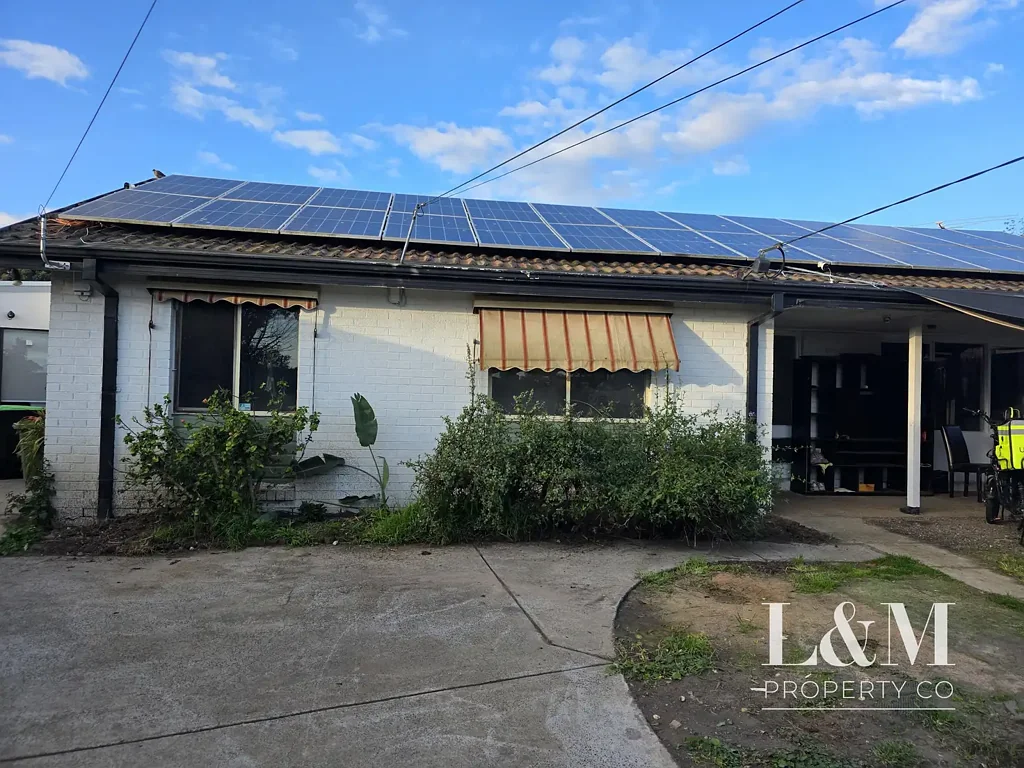 Rooming House - Private Rooms for Lease | Multiple Options Available