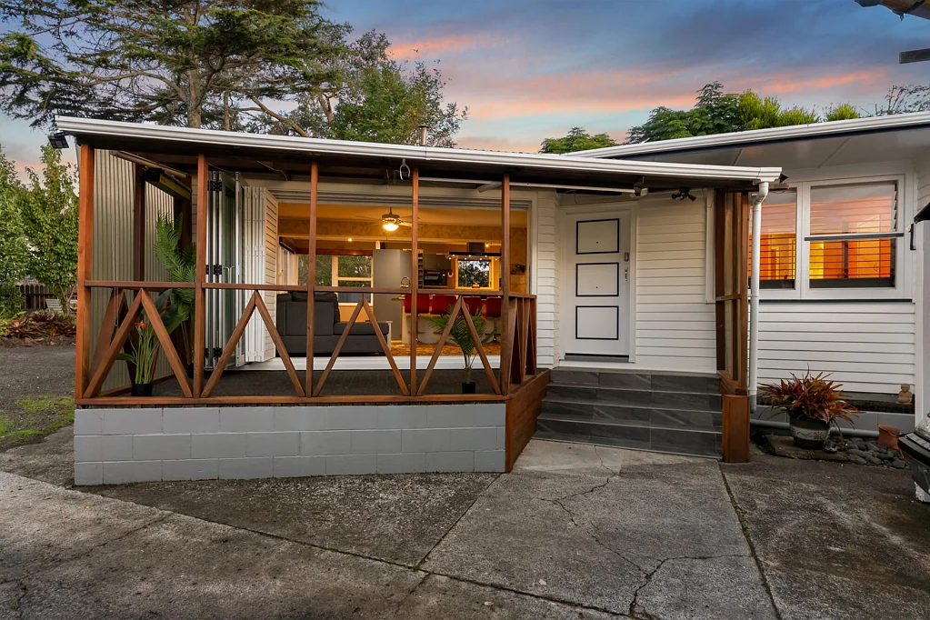 Glen Eden 3ห้องนอน Space, Potential & Outdoor Living Done Right