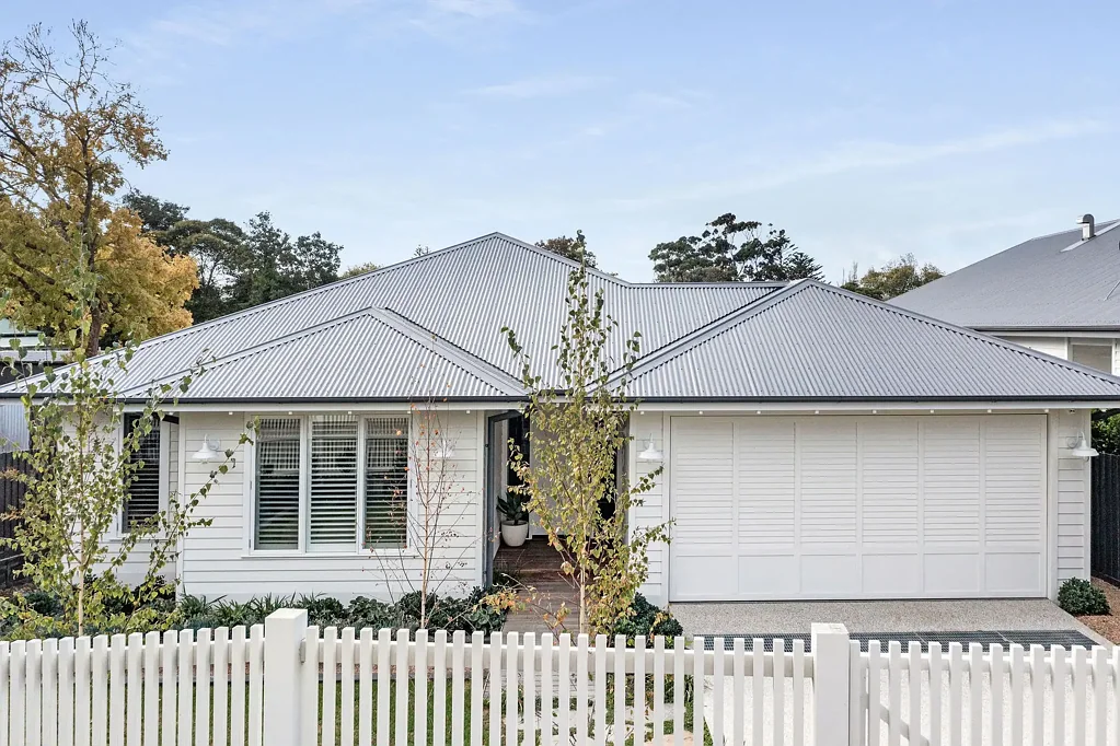 Mount Martha 4બેડરૂમ HAMPTONS ELEGANCE MEETS COASTAL BLISS IN THE GOLDEN TRIANGLE